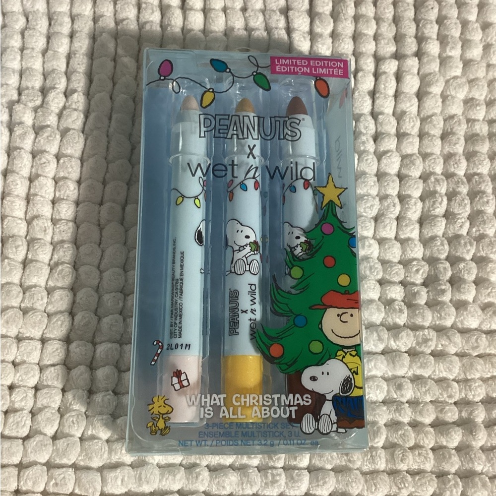Wet n Wild Peanuts Snoopy Gang 5pc 2022 Set: Bag, Brushes, Sponges & MORE - Picture 5 of 14